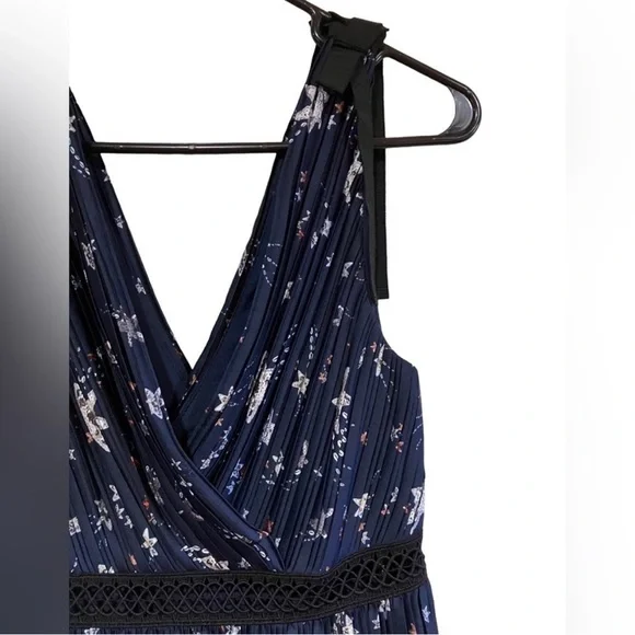 Self Portrait Women's Tiered Star Satin Printed Midi
Dress Navy Floral - Picture 6 of 11